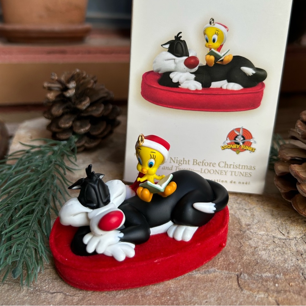 Hallmark A Christmas Story Looney Tunes Sylvester & Tweety Keepsake Ornament NIB
